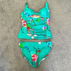 Phase Eight- Never worn 👙☀️🏖️

Gabrielle Floral Tankini Set, bottoms & top